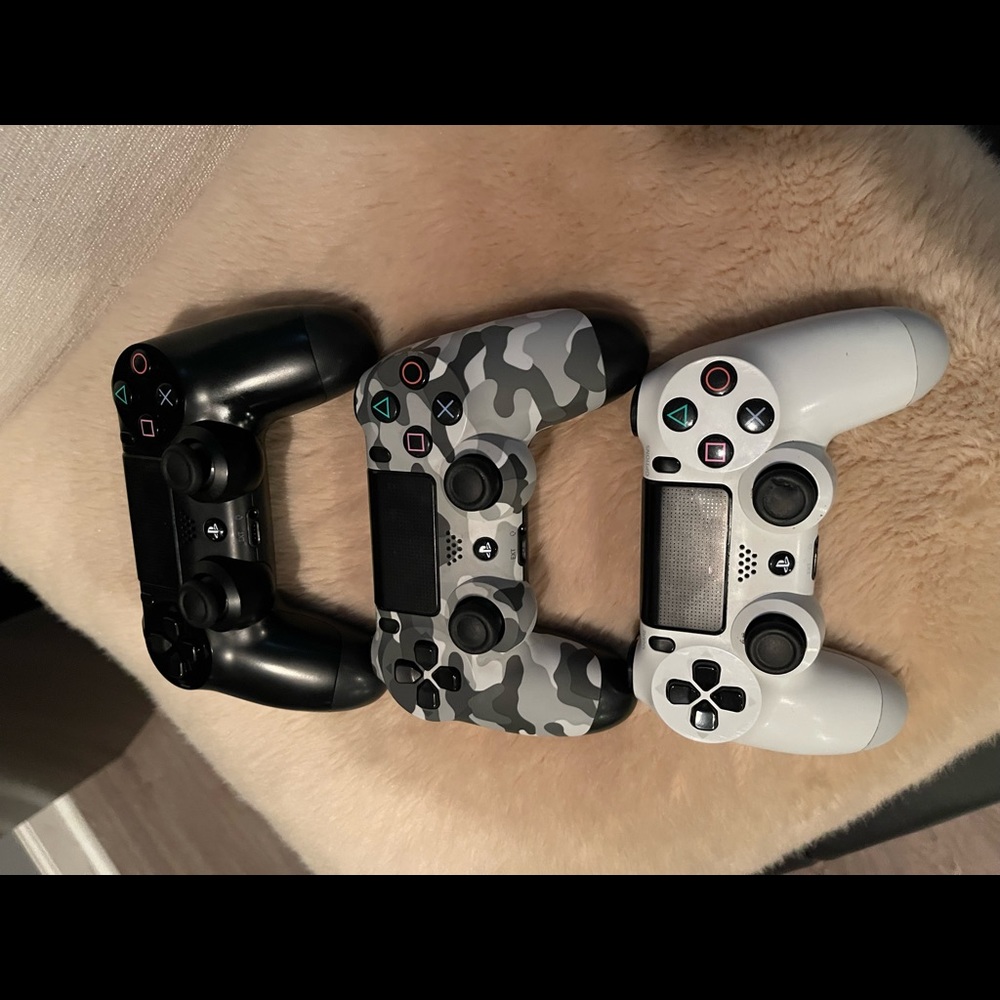 PS4 Bundle - Picture 4 of 4